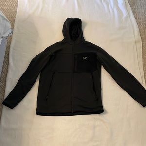 Arc’teryx size XL black zip down jacket